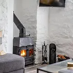 بيت للعطل A D Coach House
