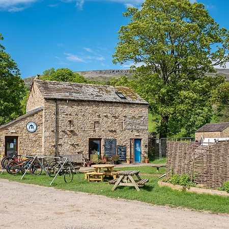 A D Coach House بيت للعطل